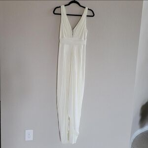 BCBGMaxAzria Cream Sleeveless V-Neck Maxi Gown